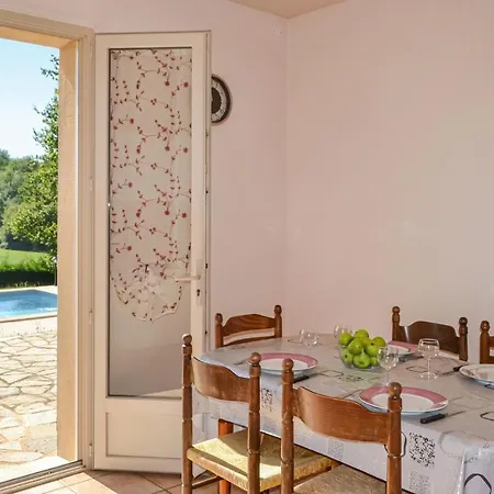 Tatil Evi Lovely In Savignac-ledrier *