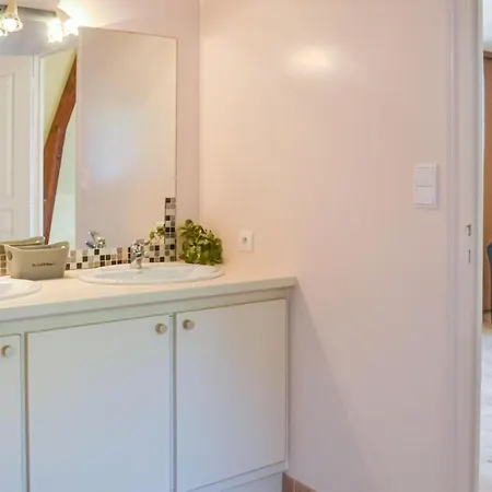 Tatil Evi Lovely In Savignac-ledrier